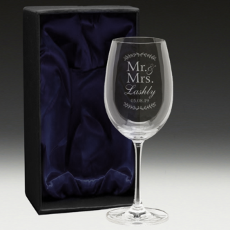 G435 Wedding Wine Glass 8 Married Couple Boxed Glass